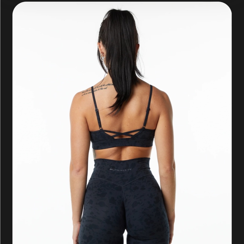 Alphalete sports bra